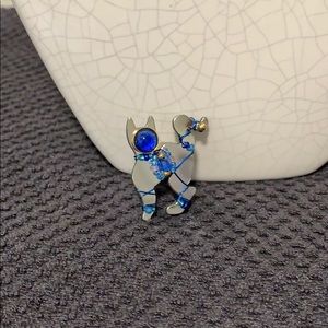 Sliver and blue Cat pin